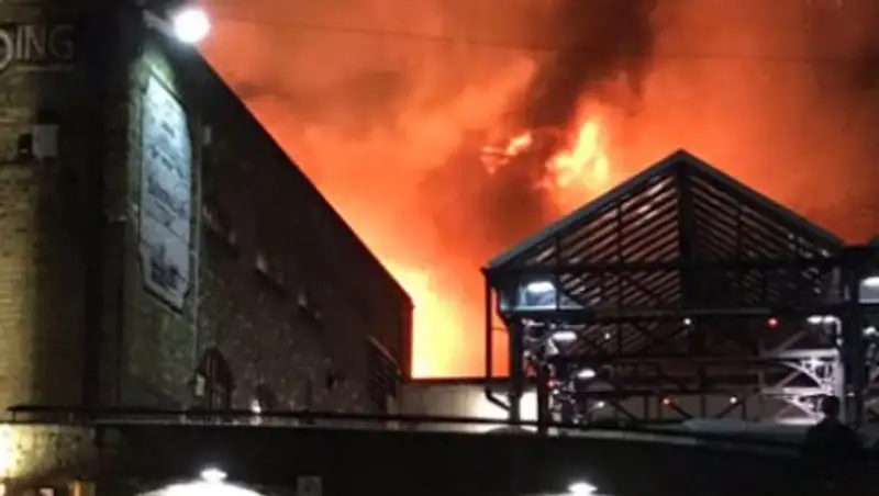 В Лондоне на крупном рынке произошел пожар