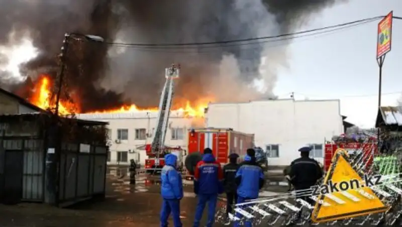 Пожар на складах за "барахолкой" полностью ликвидирован