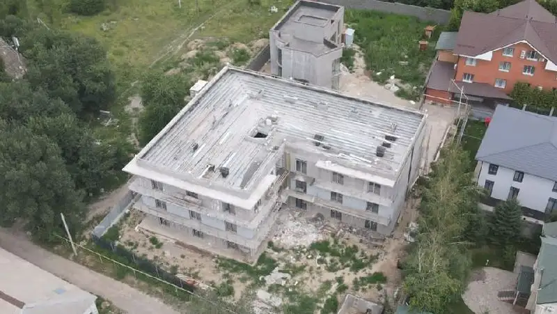 Этаж элитного ЖК снесут в предгорье Алматы