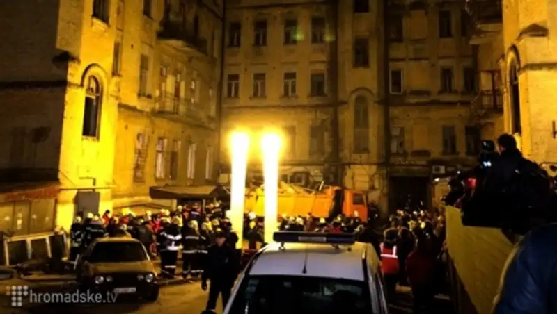 Из-под рухнувшего дома в Киеве спасли пять человек