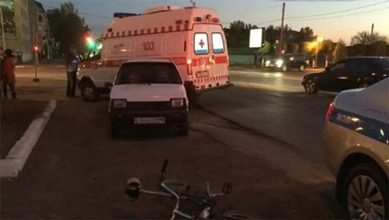 В Уральске сотрудник пожарной службы сбил ребенка-велосипедиста