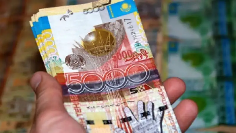 Задолженность по зарплате за 5 лет снизилась более чем в 5 раз на предприятиях Казахстана