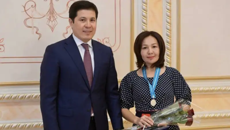 Абылкаир Скаков: Мужчины в неоплатном долгу перед женщинами