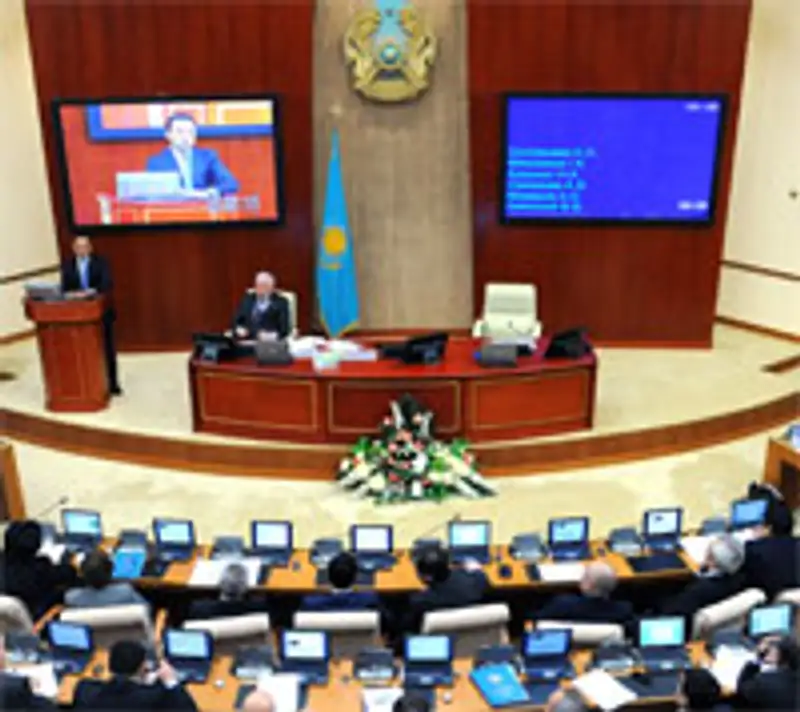 В Мажилисе подвели итоги работы Министерства нефти и газа за 2012 год, фото - Новости Zakon.kz от 22.04.2013 21:09