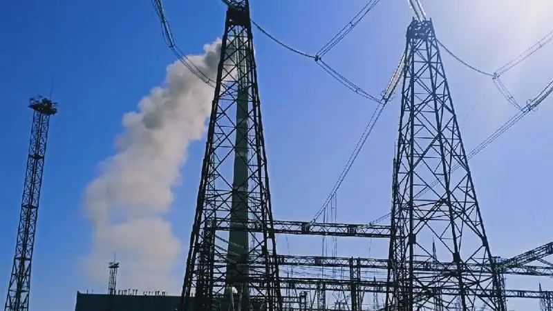 В Атырау в оставшиеся без света микрорайоны подали электричество