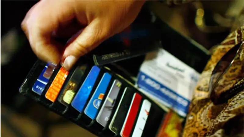 В Казахстане растет спрос на «кредитки» и товарные займы