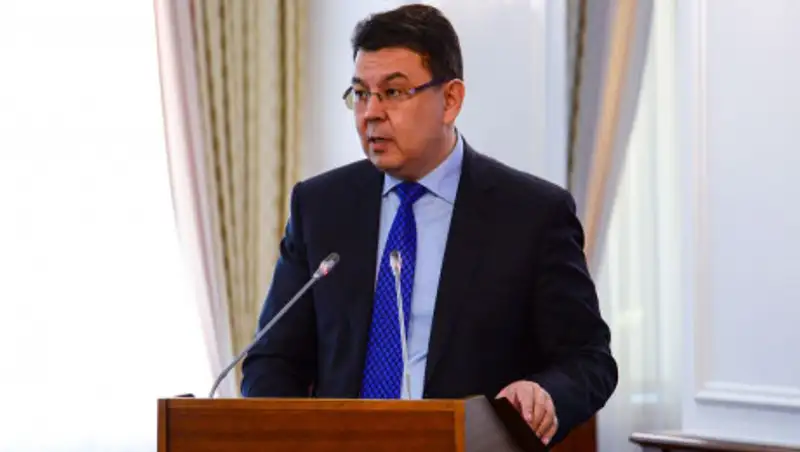 Названы причины снижения стоимости бензина