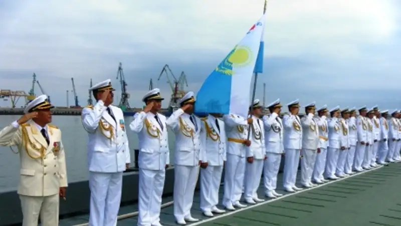 Боевой корабль казахстанских ВМС завоевал второе место в морском биатлоне