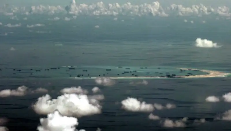 Китай просит США не накалять обстановку вокруг Южно-Китайского моря