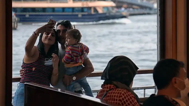 Во Франции некоторым родителям запретят публиковать фото своих детей в соцсетях