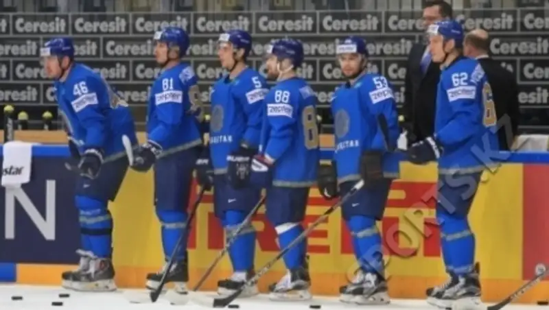 Казахстан пропустил три шайбы от Швеции в первом периоде