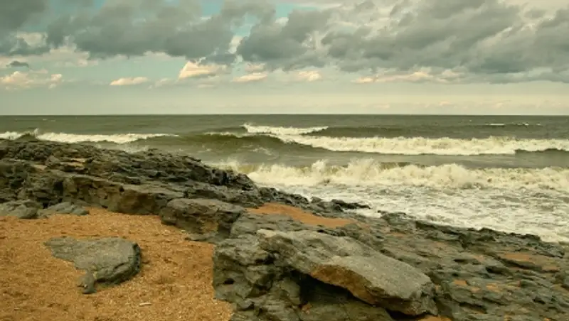 Разграничение дна и недр Каспийского моря должно проводиться по договоренности сторон