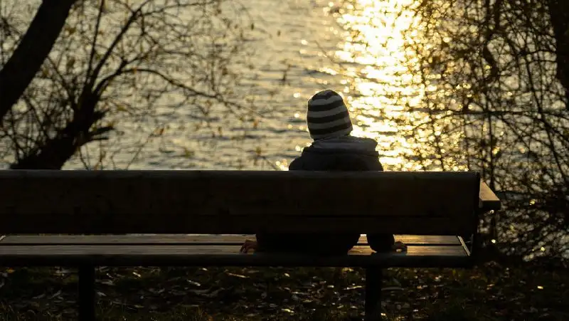 Подростка разыскивают в Костанае: его вещи и телефон найдены на берегу реки