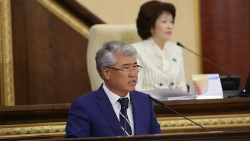 Кто работал над проектом казахского алфавита на латинице