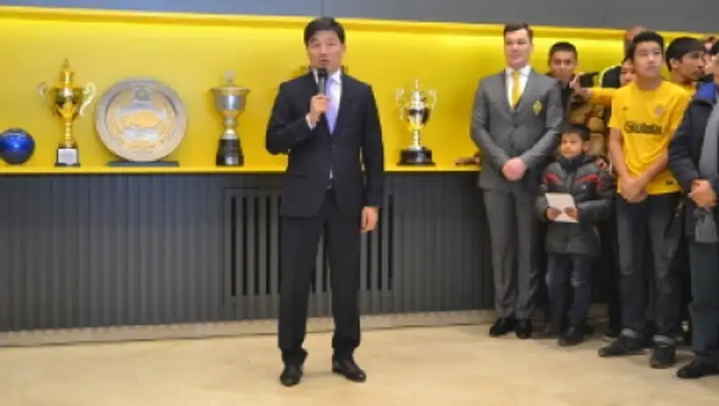 Б.Байбек пожелал удачи футболистам «Кайрата» в новом сезоне