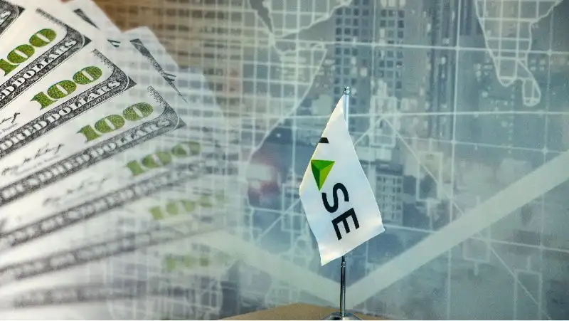 Тенге немного ослаб на торгах