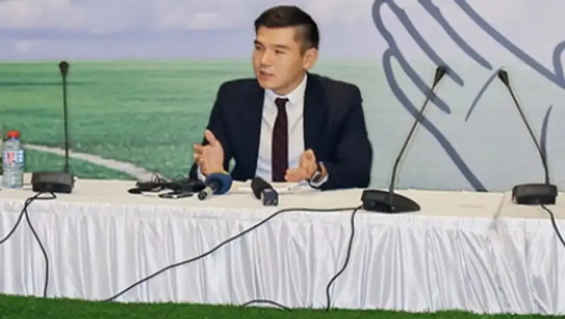 Айсултан Назарбаев: Играть в футбол я начал с подачи отца