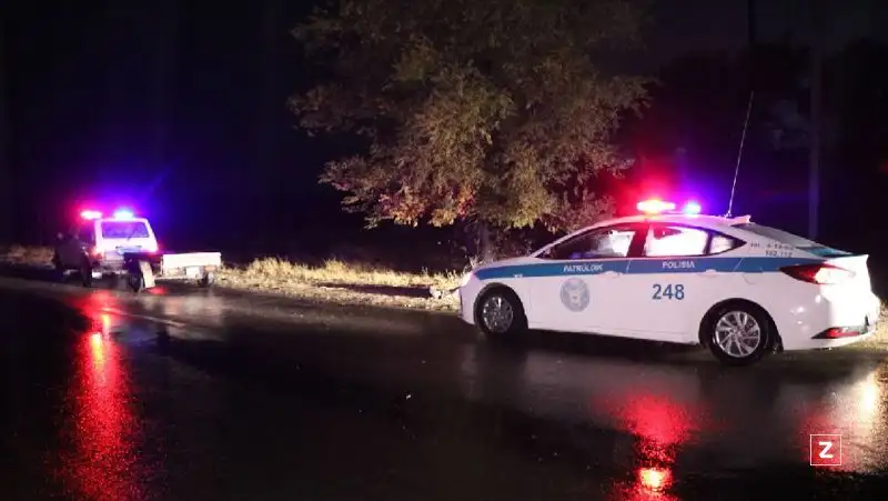 В Алматы уволили полицейского, который ездил по встречке