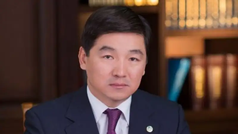 Б.Байбек попросил пересмотреть зарплату госслужащим