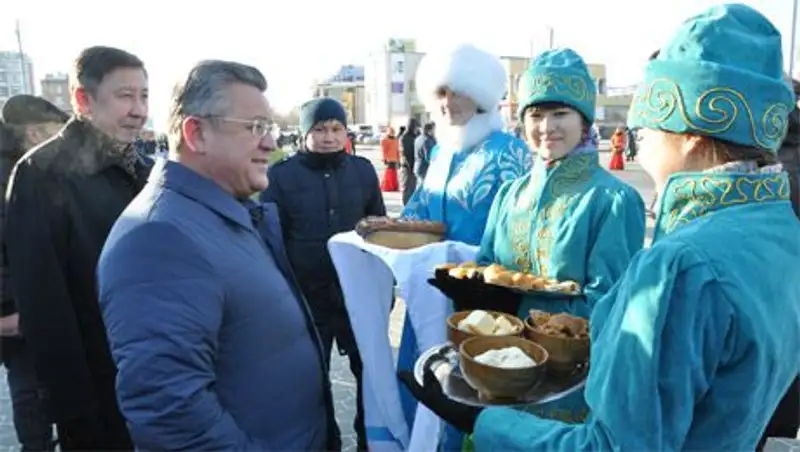 Аким Акмолинской области Сергей Кулагин посетил сельскохозяйственную ярмарку в Кокшетау