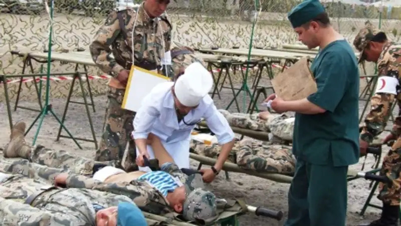 Казахстанские военные медицинские сестры отмечают свой профессиональный праздник