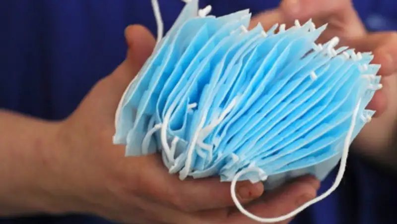 Нур-Султан столкнулся с дефицитом масок