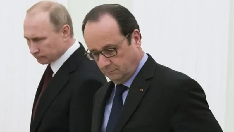 Источник в Кремле сообщил об отмене визита Путина во Францию