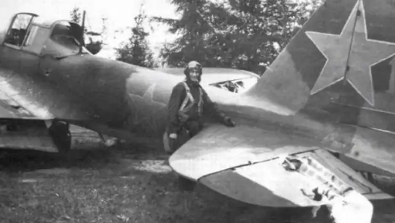 В Алматы увековечили память дважды Героя Советского Союза Талгата Бигельдинова