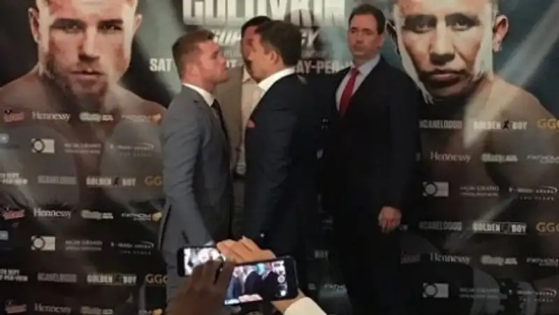 Головкин и Альварес провели дуэль взглядов в Лондоне