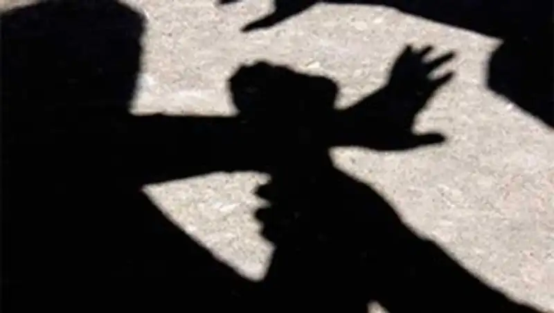 В Алматы мужчина спас девушку от изнасилования