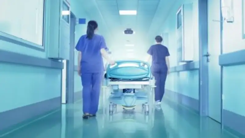 Сбитая отцом девочка скончалась в реанимации