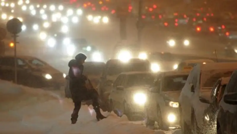 В России ветер свалил 25-метровый памятник