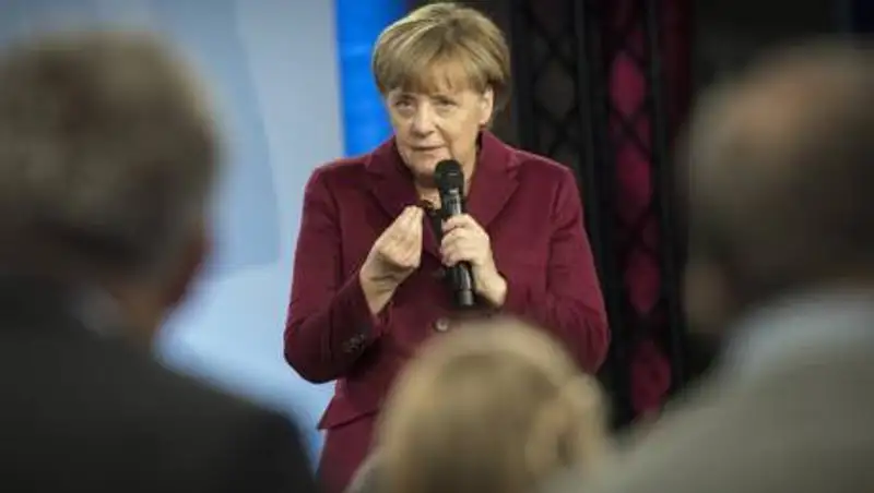 Знаменитая пивная в Берлине внесла Меркель в "черный список"