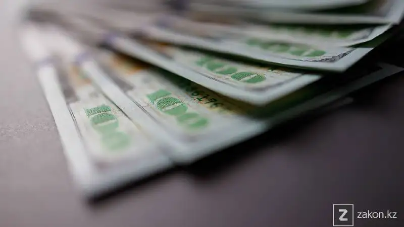 Доллар немного подорожал на торгах