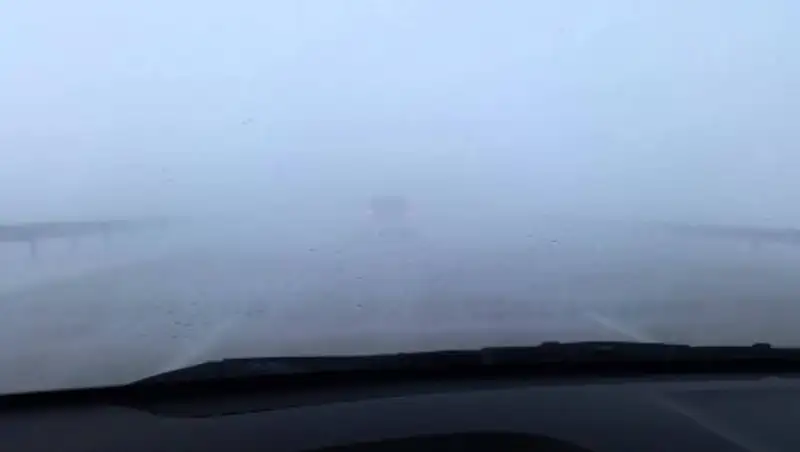 Полиция просит астанчан не парковаться у обочин дорог