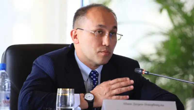 Даурен Абаев о мытье полов школьниками: не вижу ничего плохого