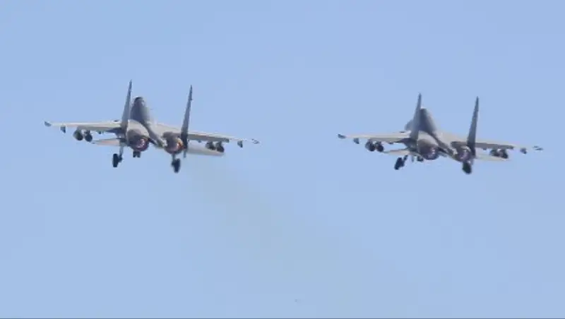 Военную авиацию Казахстана подняли по тревоге