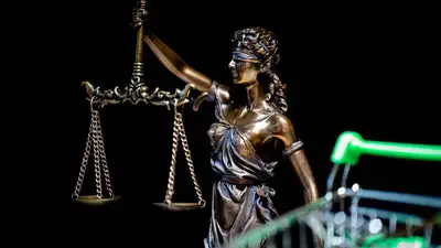 Женщину уронившую ребенка с третьего этажа оштрафовали, фото - Новости Zakon.kz от 29.01.2023 11:46