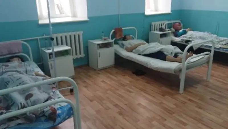 Врачи выяснили причину отравления 28 человек в Уральске