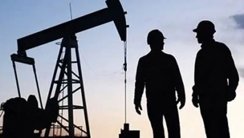 Нефтяные компании Актау будут брать на работу студентов без опыта