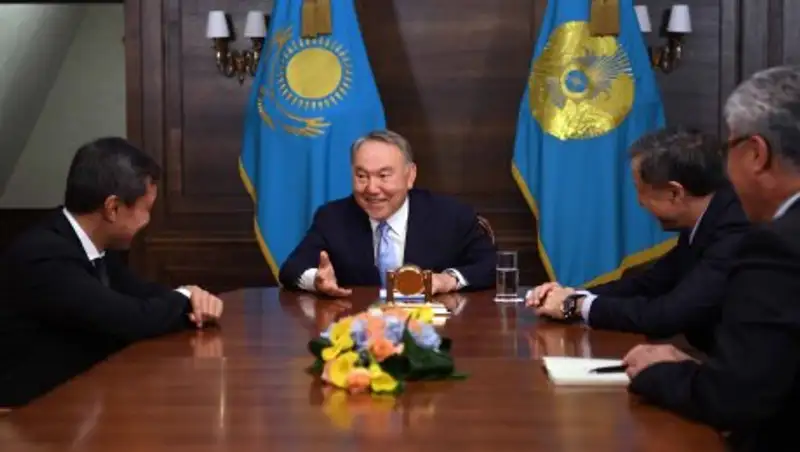 Глава государства побеседовал с Аканом Сатаевым