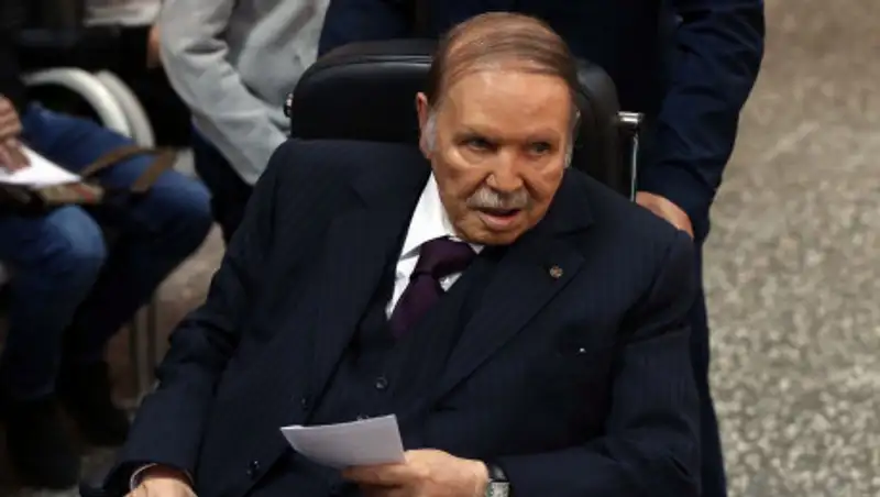 82-летний президент Алжира подал в отставку