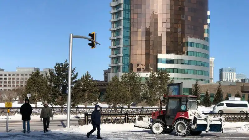нур-султан, снег, уборка, фото - Новости Zakon.kz от 24.03.2022 11:53