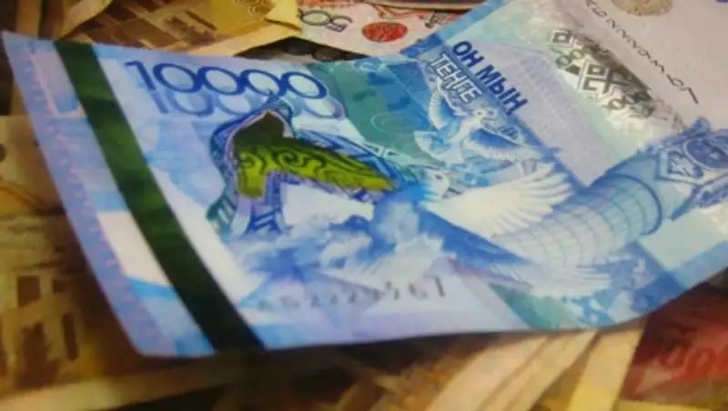 В Алматинской области главный специалист таможни «Достык» подозревается в получении взятки