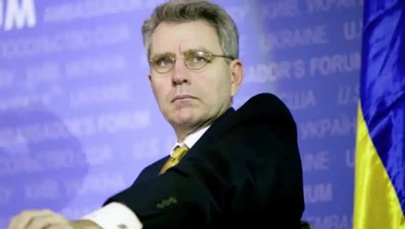 Посол США рекомендовал Украине прожить два года без выборов