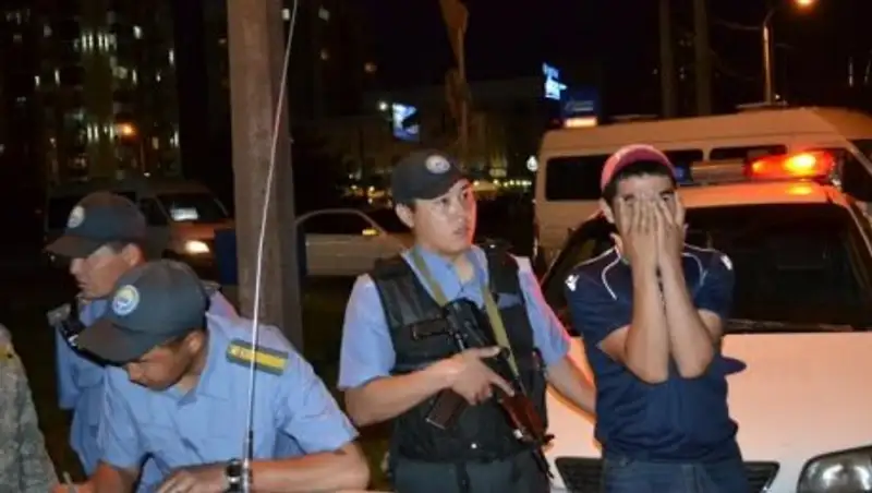 Регулировщик, пытавшийся разрулить пробку в Бишкеке, привлечен к адмответственности