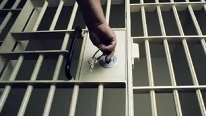 В Атырауской области полицейский осужден на 5 лет за избиение мужчины