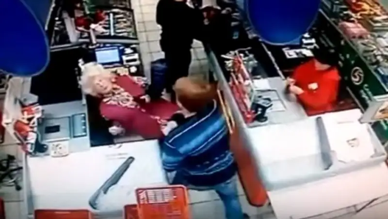 Житель Сызрани, избивший пенсионерку, выплатит 118 тысяч рублей