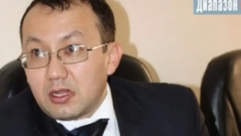 Экс-чиновник, отдавший $20 тысяч для устройства дочерей, намерен судиться с облздравом