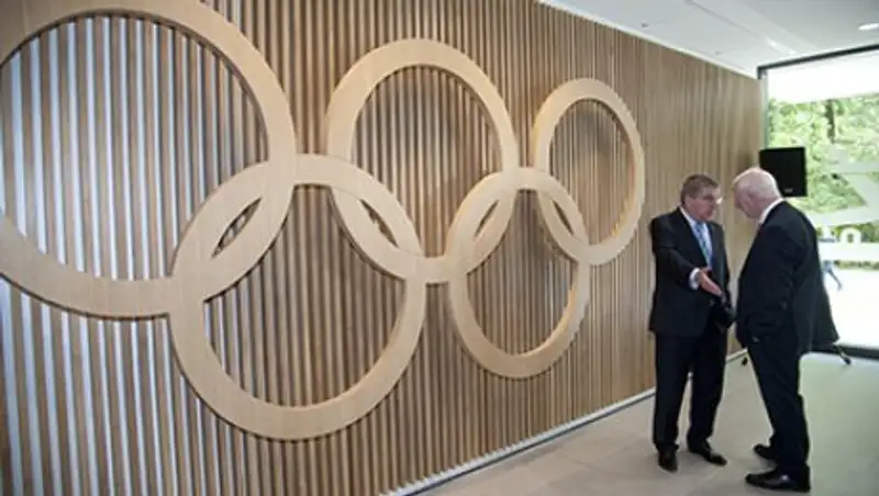 СМИ узнали о нежелании МОК отдавать США Игры-2024 из-за кампании против России